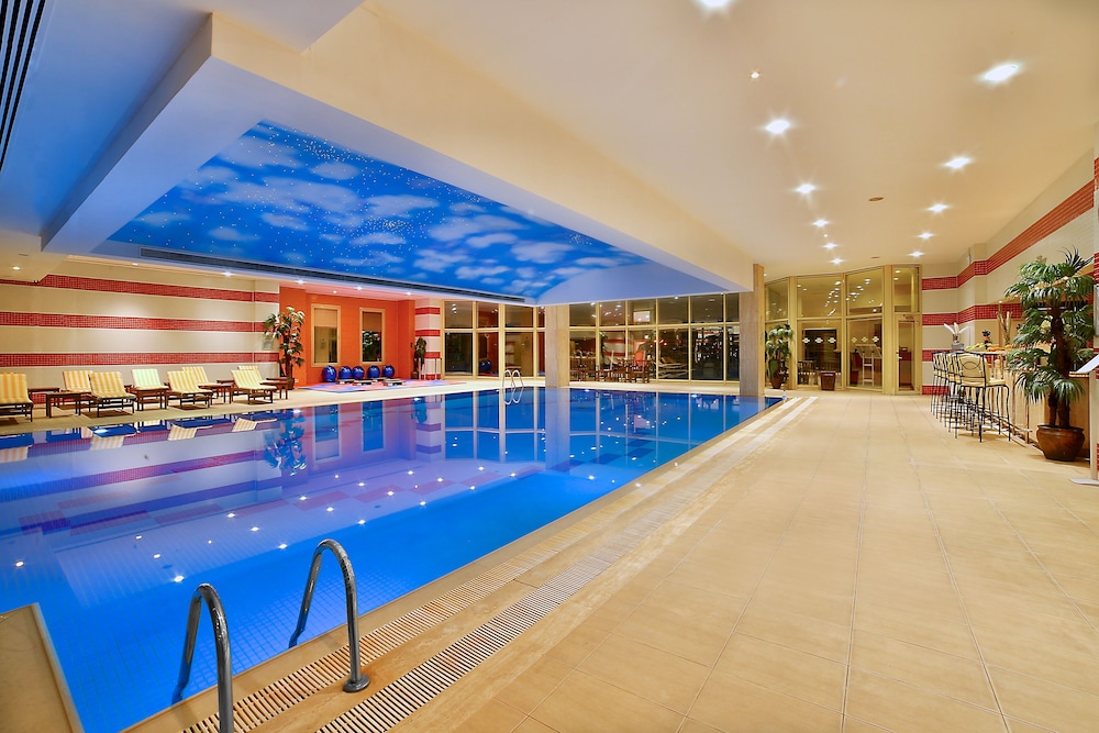 Grand Cevahir Hotel and Convention Center 26/50