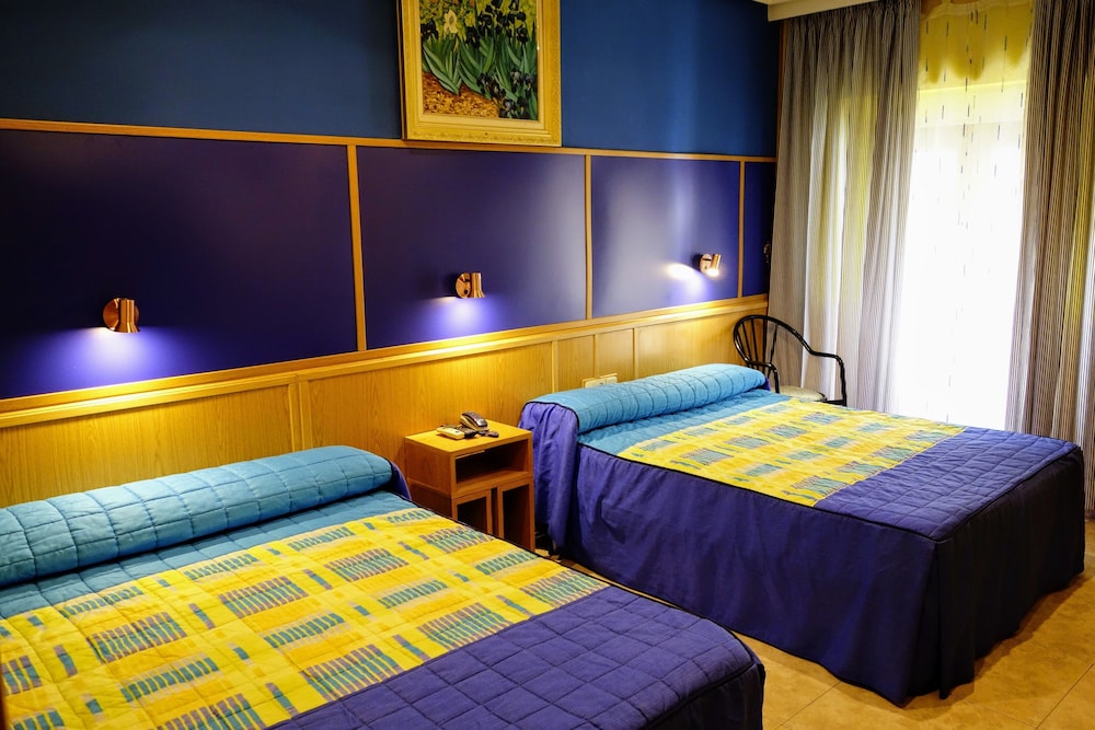 Tripolis Toledo Hostal 12/44