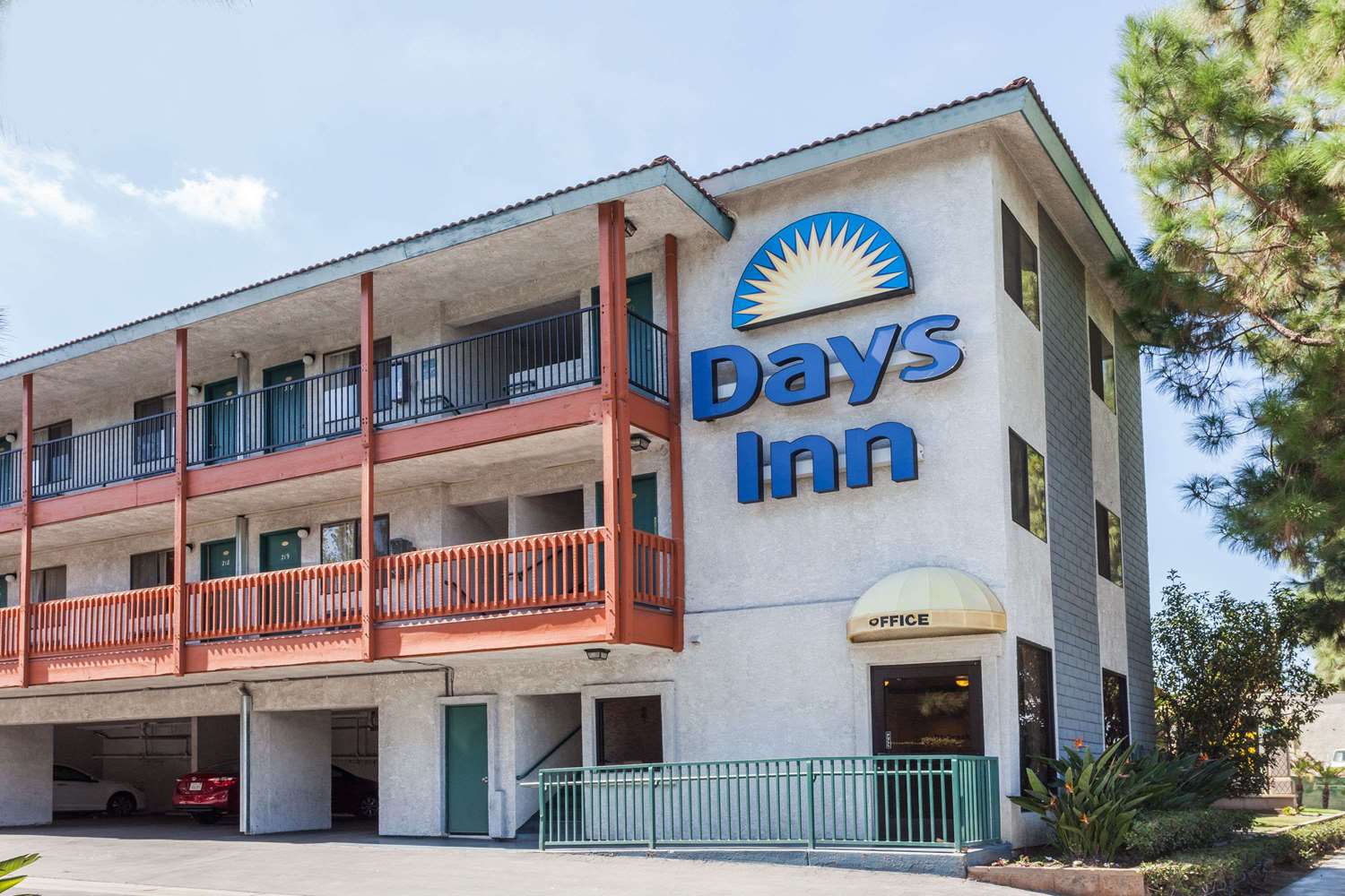 Grand Park Inn Anaheim Maingate 3/17