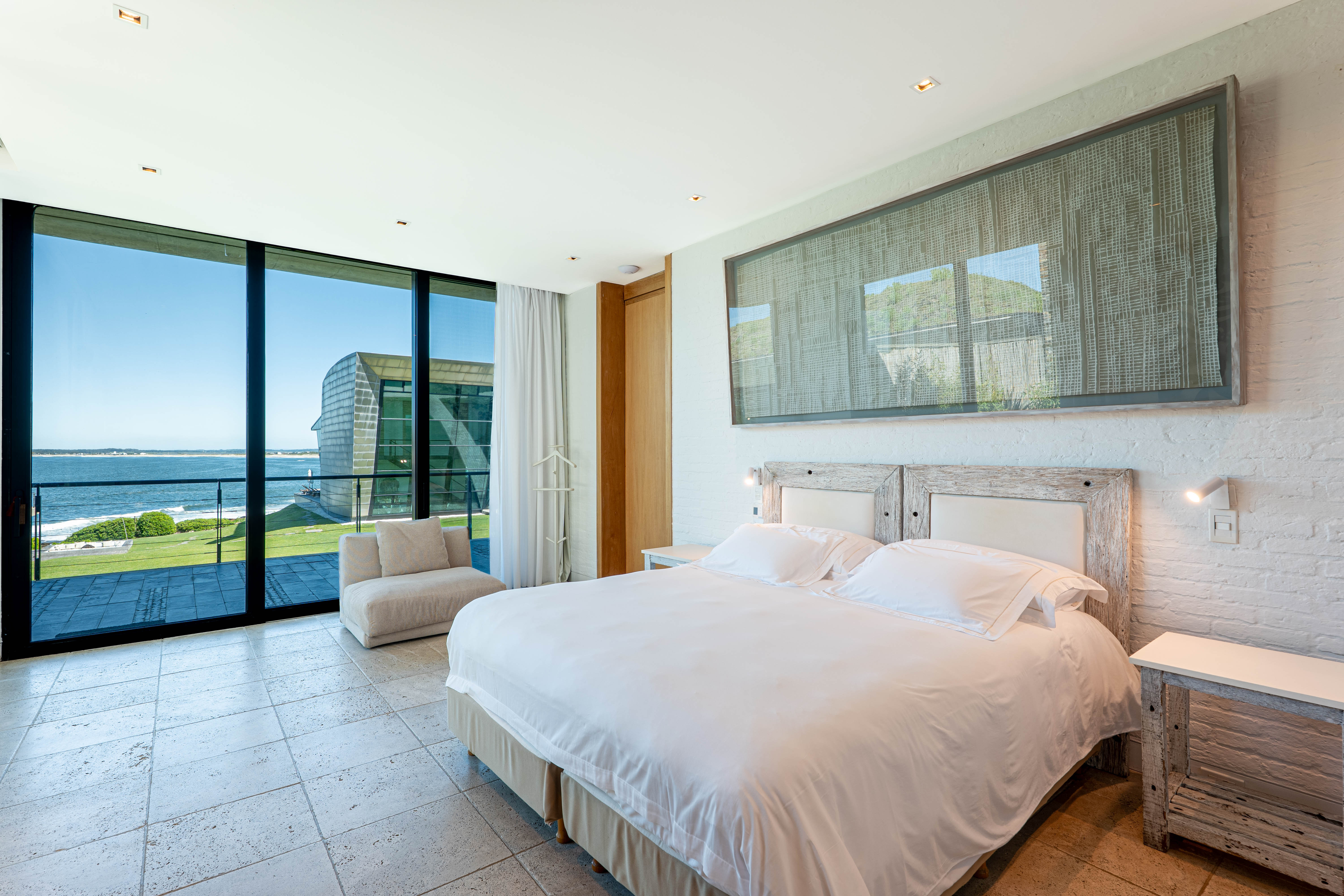 Playa Vik Jose Ignacio 4/30