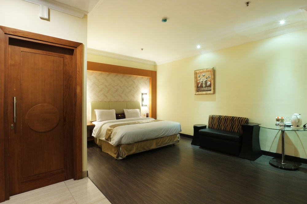 Coin S Hotel 38/96