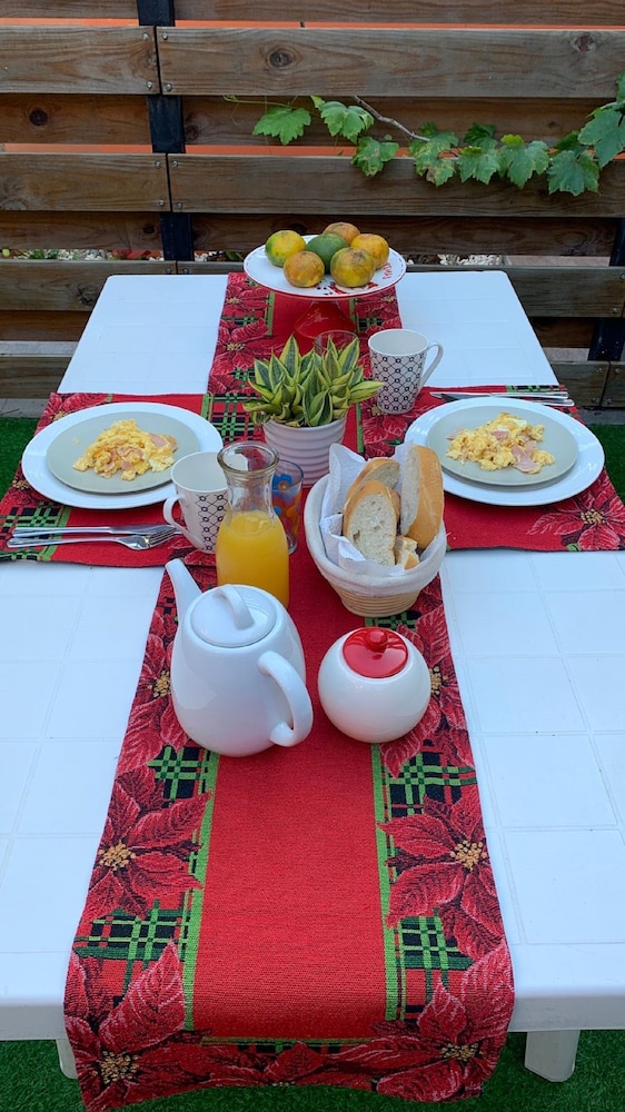 MANAYA BED & BREAKFAST 65/74