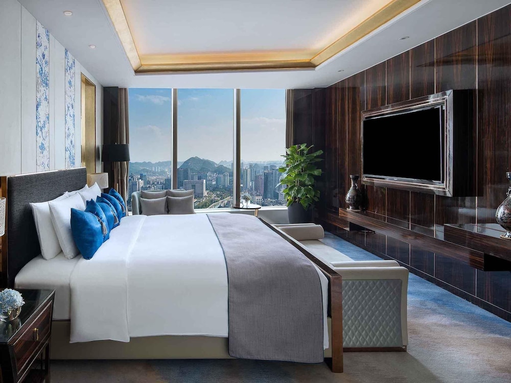 SOFITEL GUIYANG HUNTER 15/54