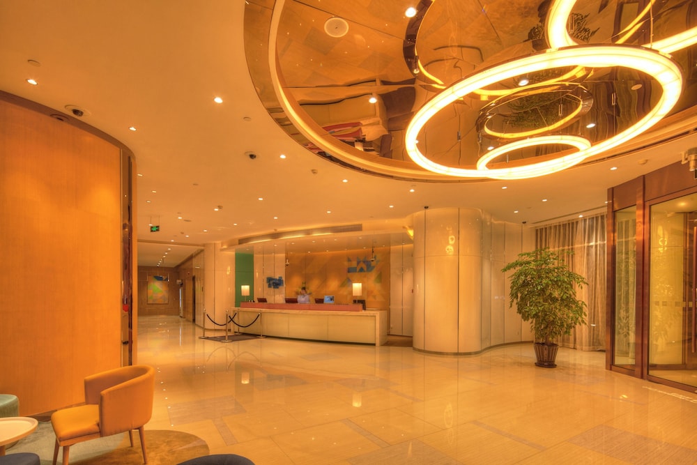Lobby at Holiday Inn Express Shanghai Zhenping, SHANGHAI