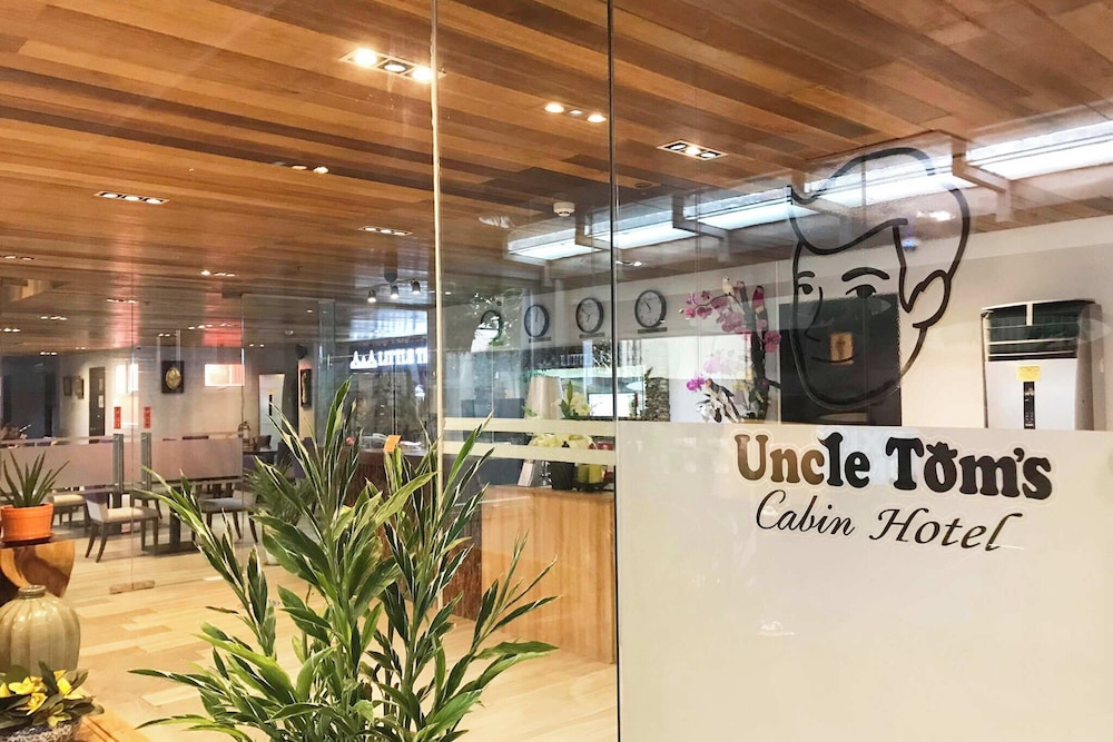 Cebu Uncle Tom's Cabin Hotel 11/66