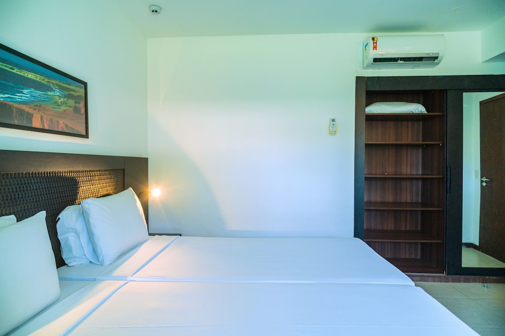 Dom Pedro Laguna Beach Resort & Golf by WAM Experience 27/80