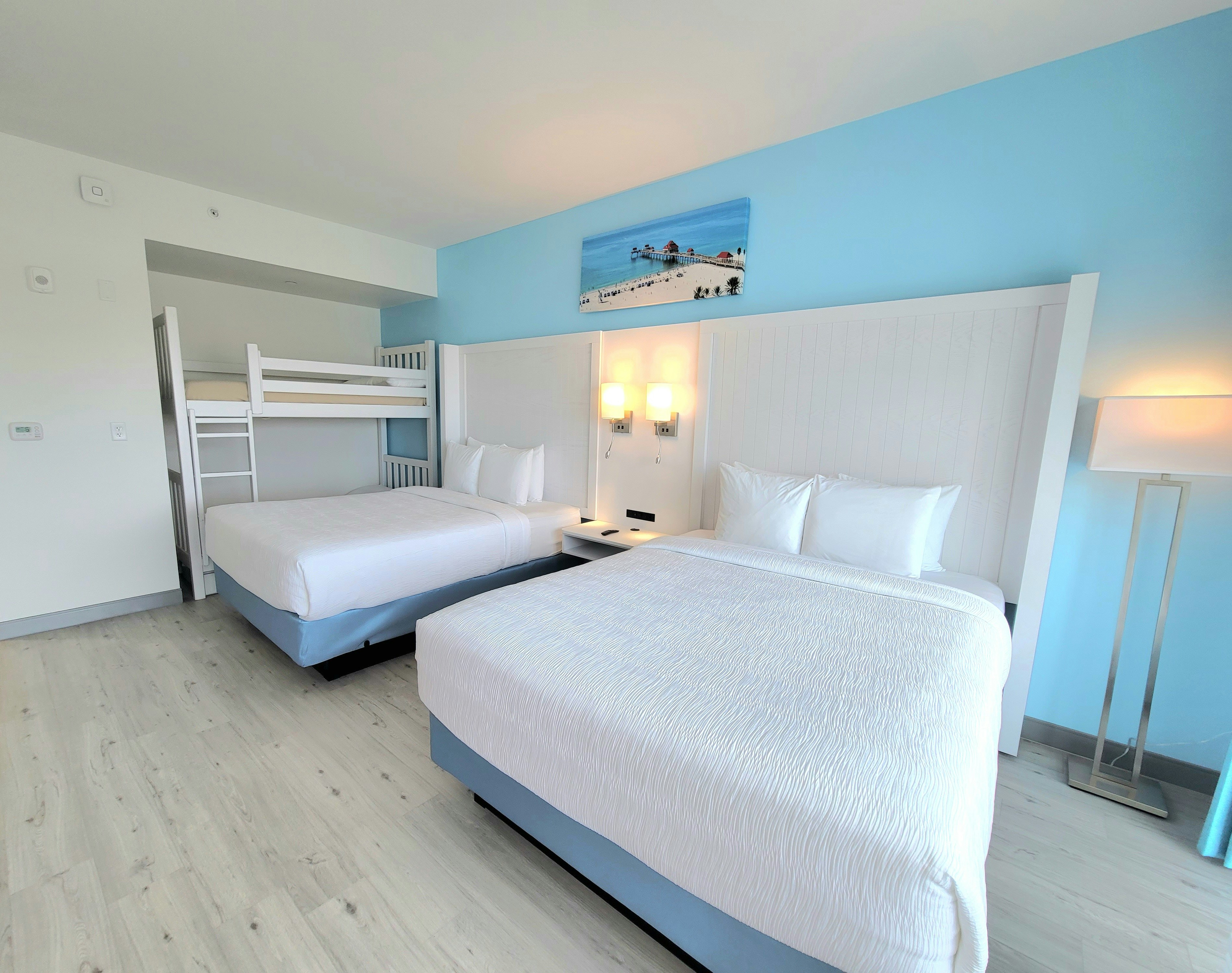 ChartHouse Clearwater Beach Marina Hotel 17/67