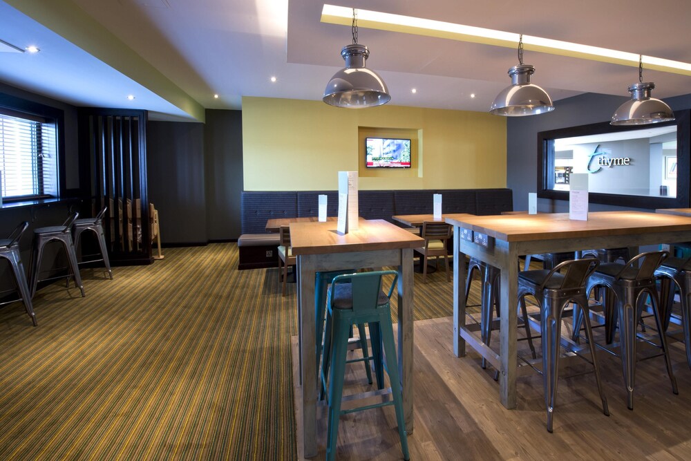 Premier Inn London Heathrow Airport Terminal 4 54/65