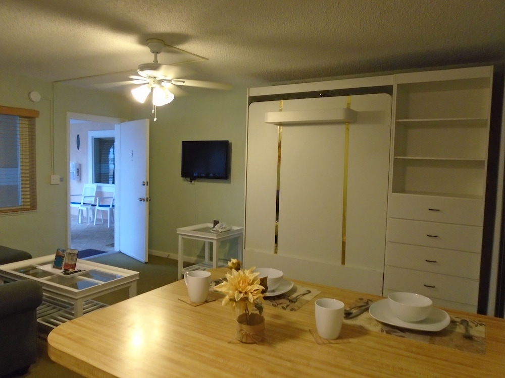 Coral Key Inn 39/71