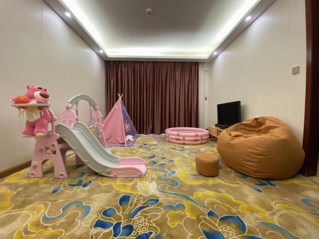 DONGGUAN ORIENTAL HOTEL 47/50