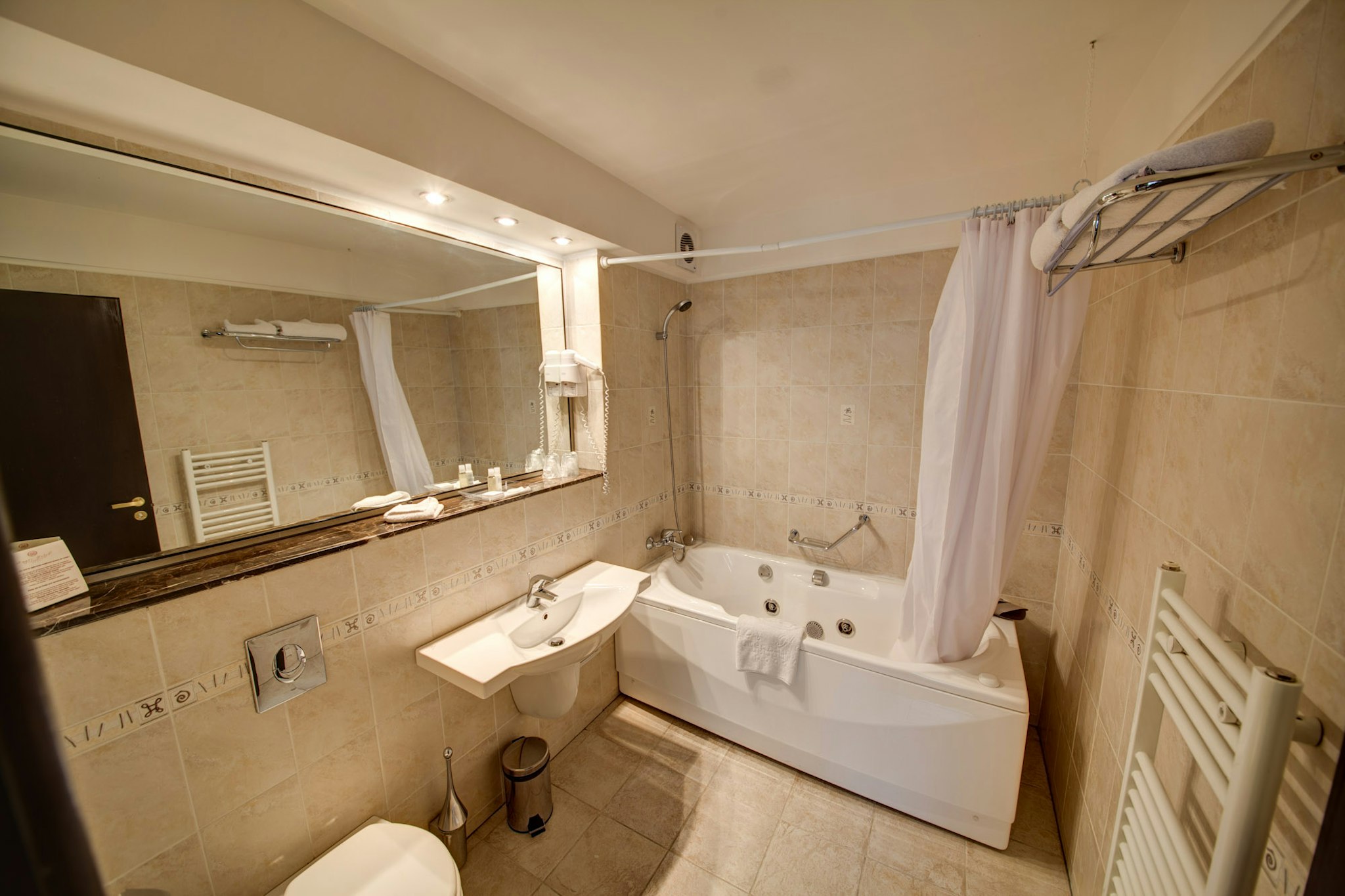 Atrium Hotel Ateneu City Center 13/14
