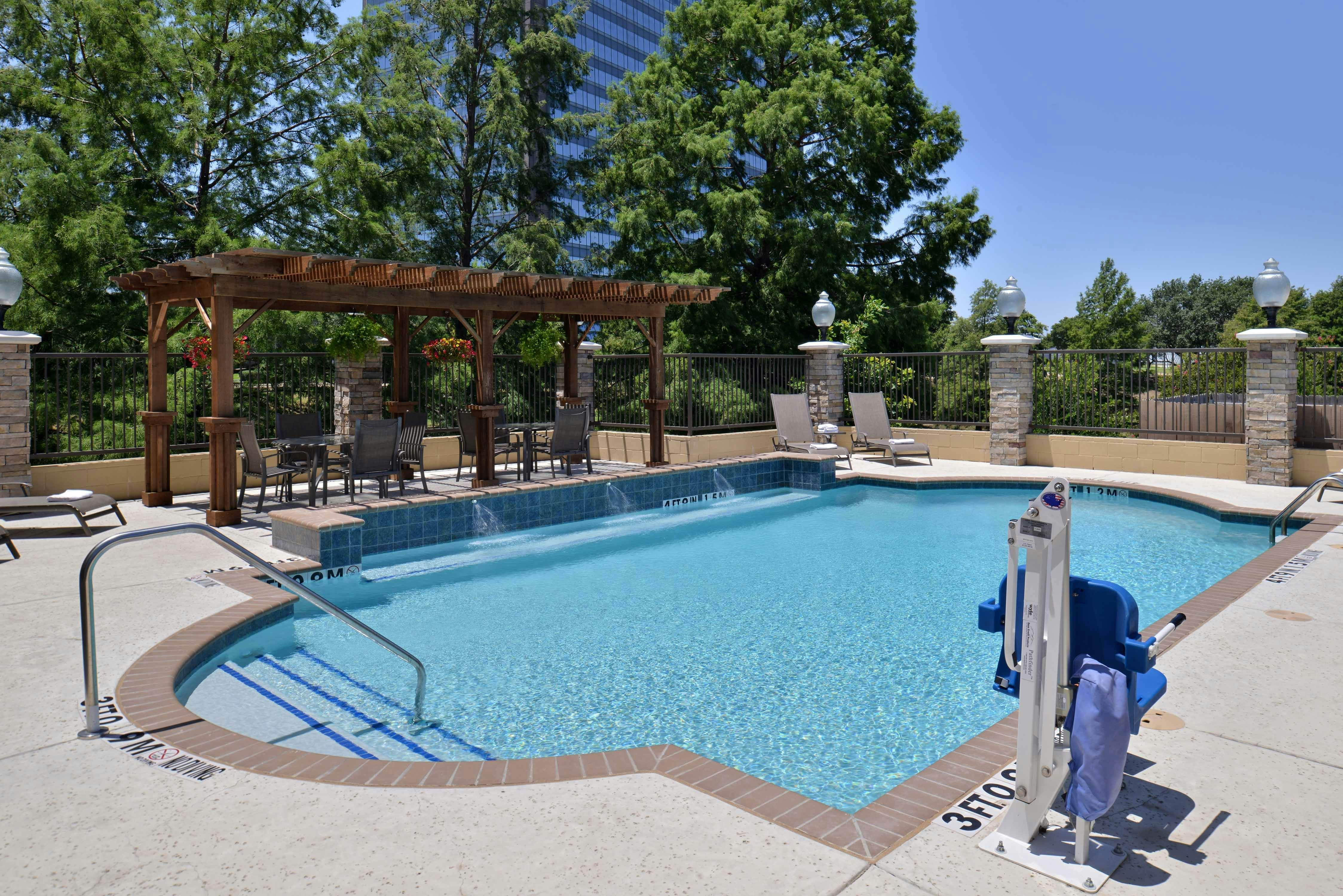 Hampton Inn Suites Dallas Market Center 44/75