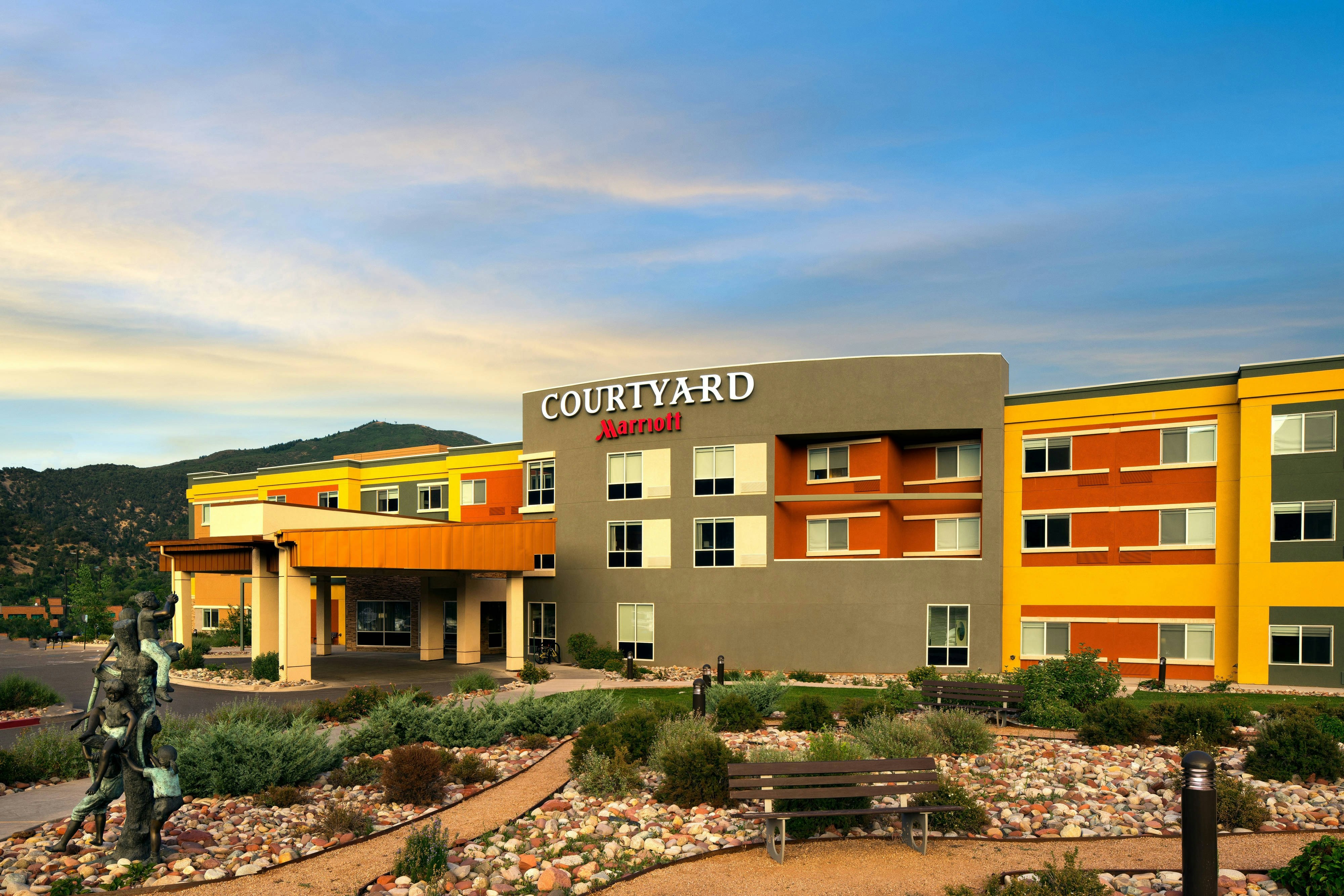 Courtyard Glenwood Springs 2/10
