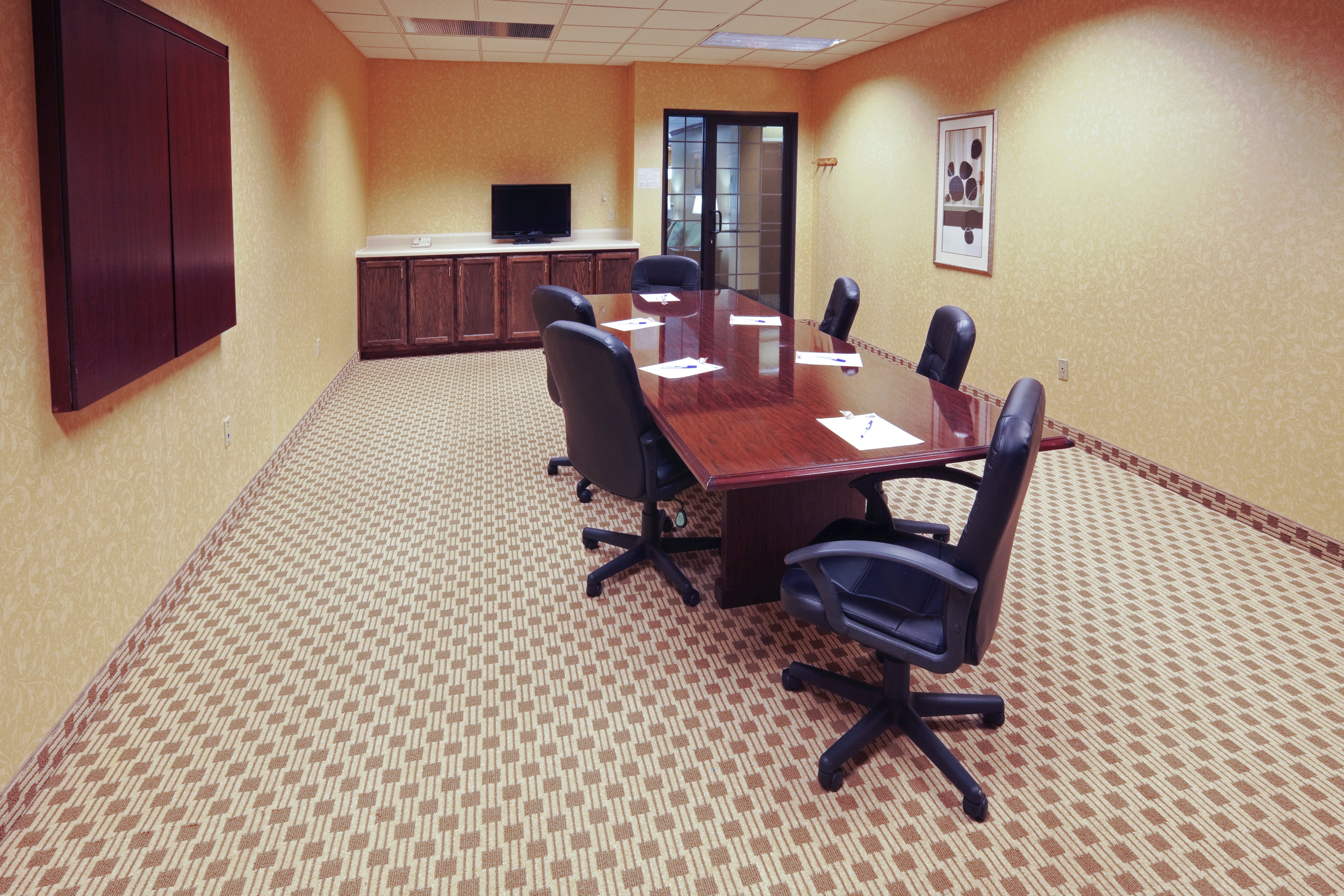Holiday Inn Express Suites Lebanon 49/57