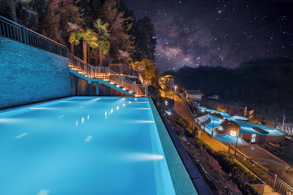 Wyndham Grand Plaza Royale Hot Springs Fenghuang 20/39