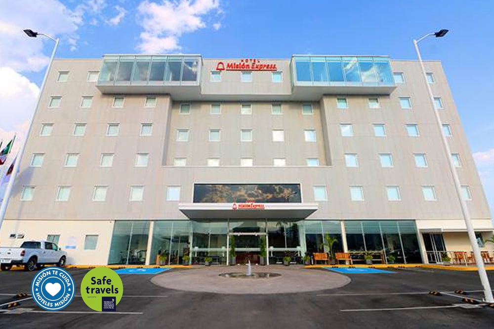Hotel Mision Express San Juan del Rio 2/45