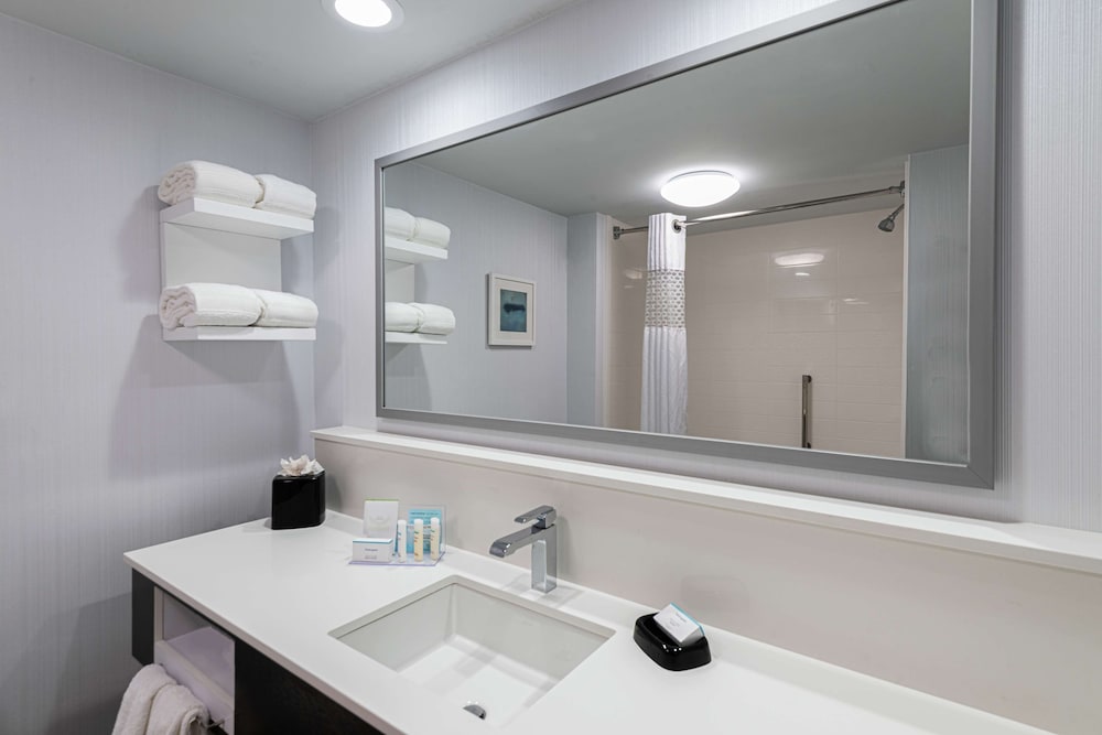 Hampton Inn Waldorf 24/47