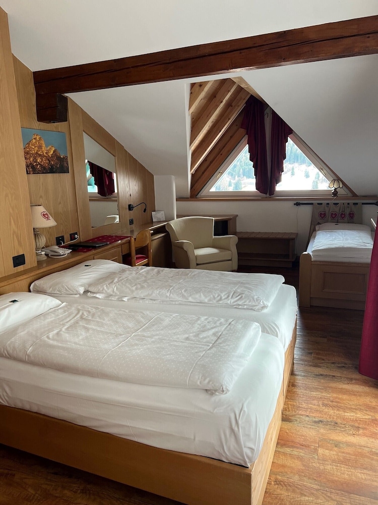 STANDARD, TRIPLE, MULTIPLE BEDS
