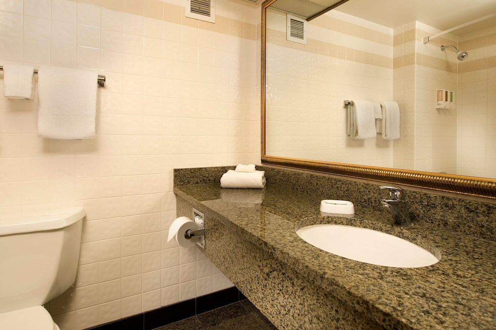 Drury Inn and Suites Paducah 47/50