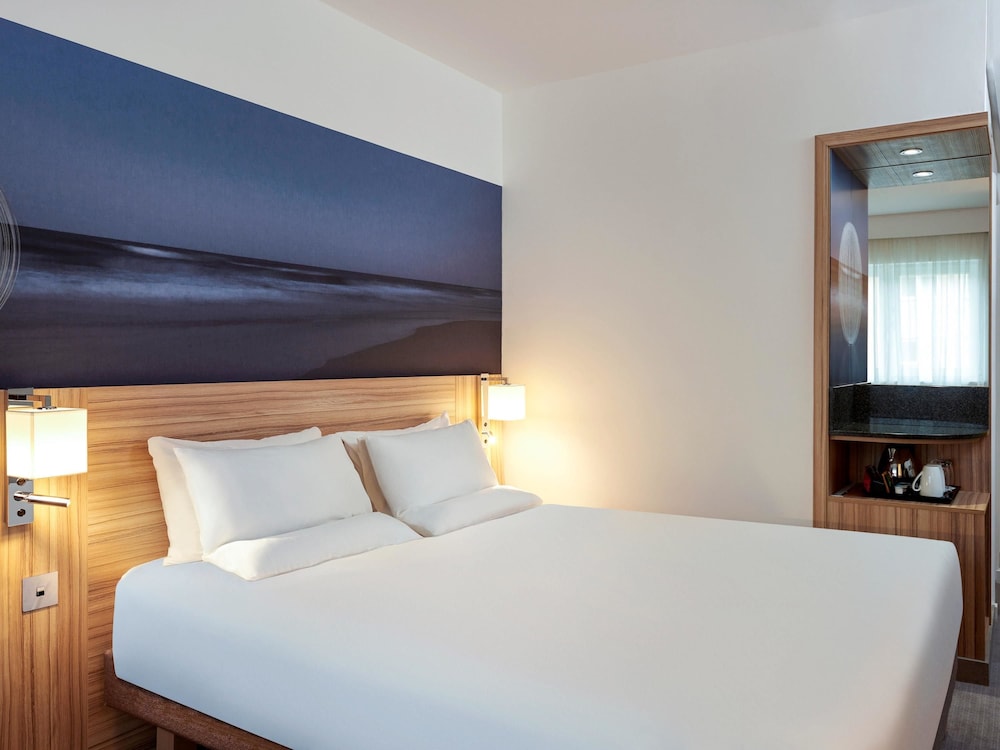 NOVOTEL LONDON STANSTED AIRPORT 10/69