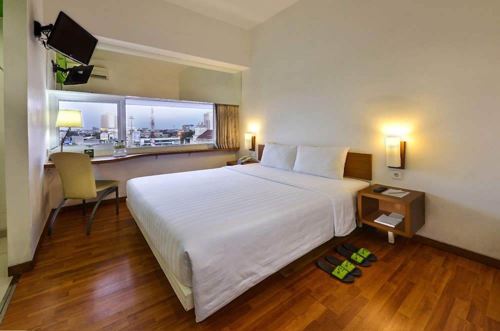 Whiz Hotel Pemuda Semarang 10/44