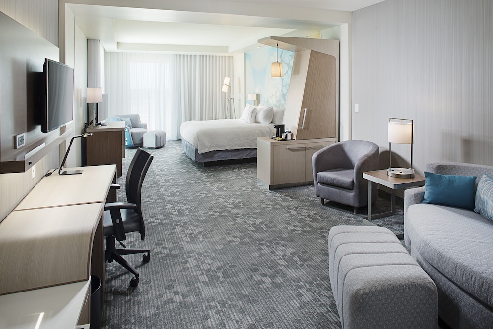COURTYARD by MARRIOTT DALLAS CARROLLTON 23/49