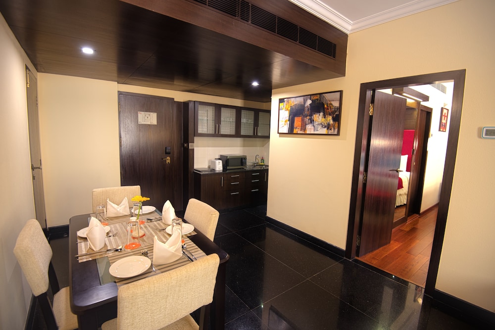 Sterlings Mac Hotel 32/34