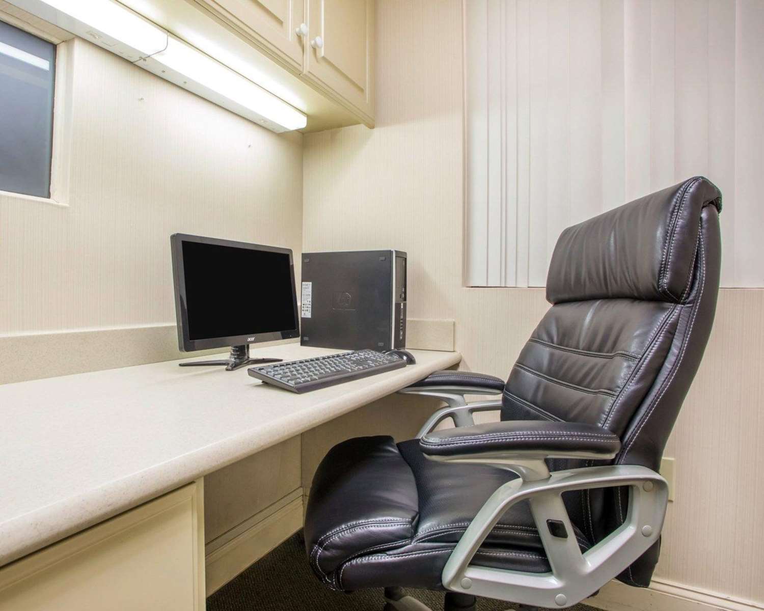 La Quinta Inn & Suites by Wyndham South Holland 17/20