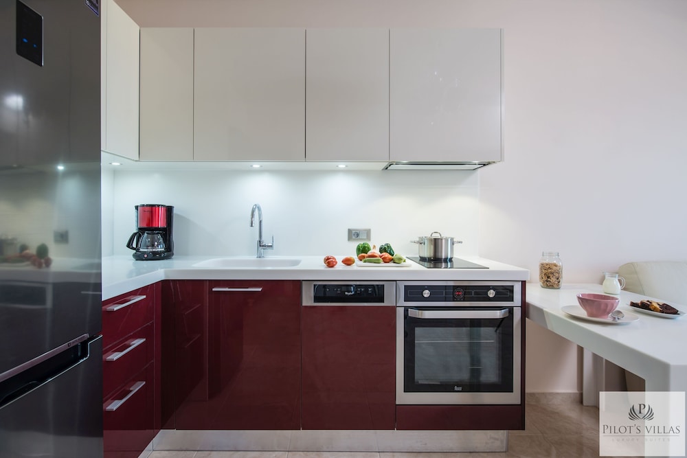 Pilots Villas Luxury Suites 48/48