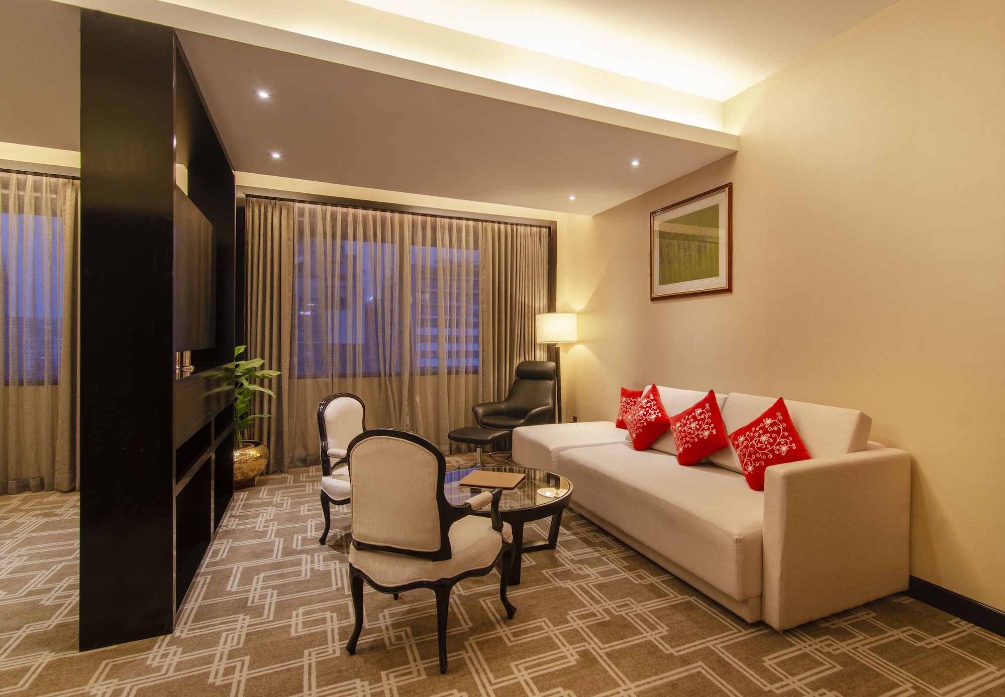 International, Suite, King Bed