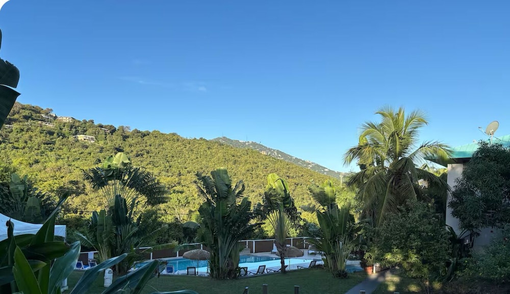 Flamboyan On the Bay Resort And Villas 55/61