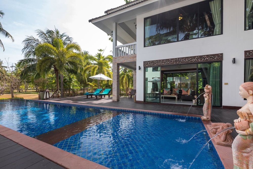 Racha Island Resort (ex Rayaburi Resort) 3/50