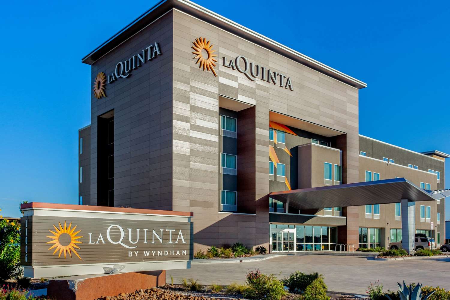 La Quinta Inn & Suites By Wyndham San Antonio Alamo City 4/49