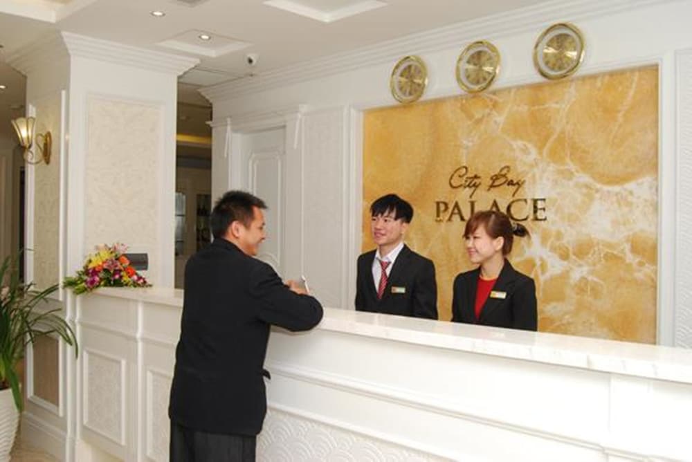 City Bay Palace Hotel 10/70