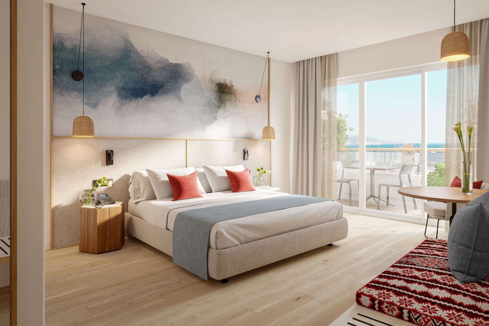 SUPERIOR, DOUBLE BED, POOL VIEW, BALCONY