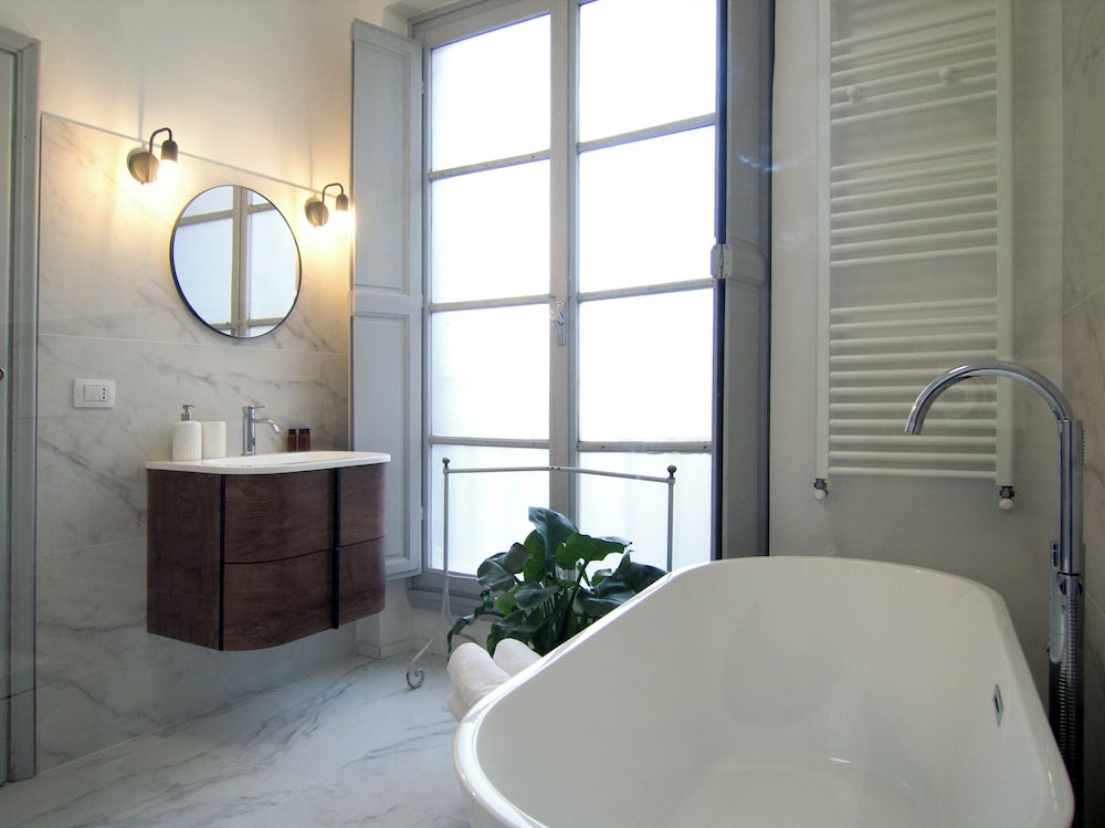 Amazing View to Pitti Palace 3BD Apt 21/24