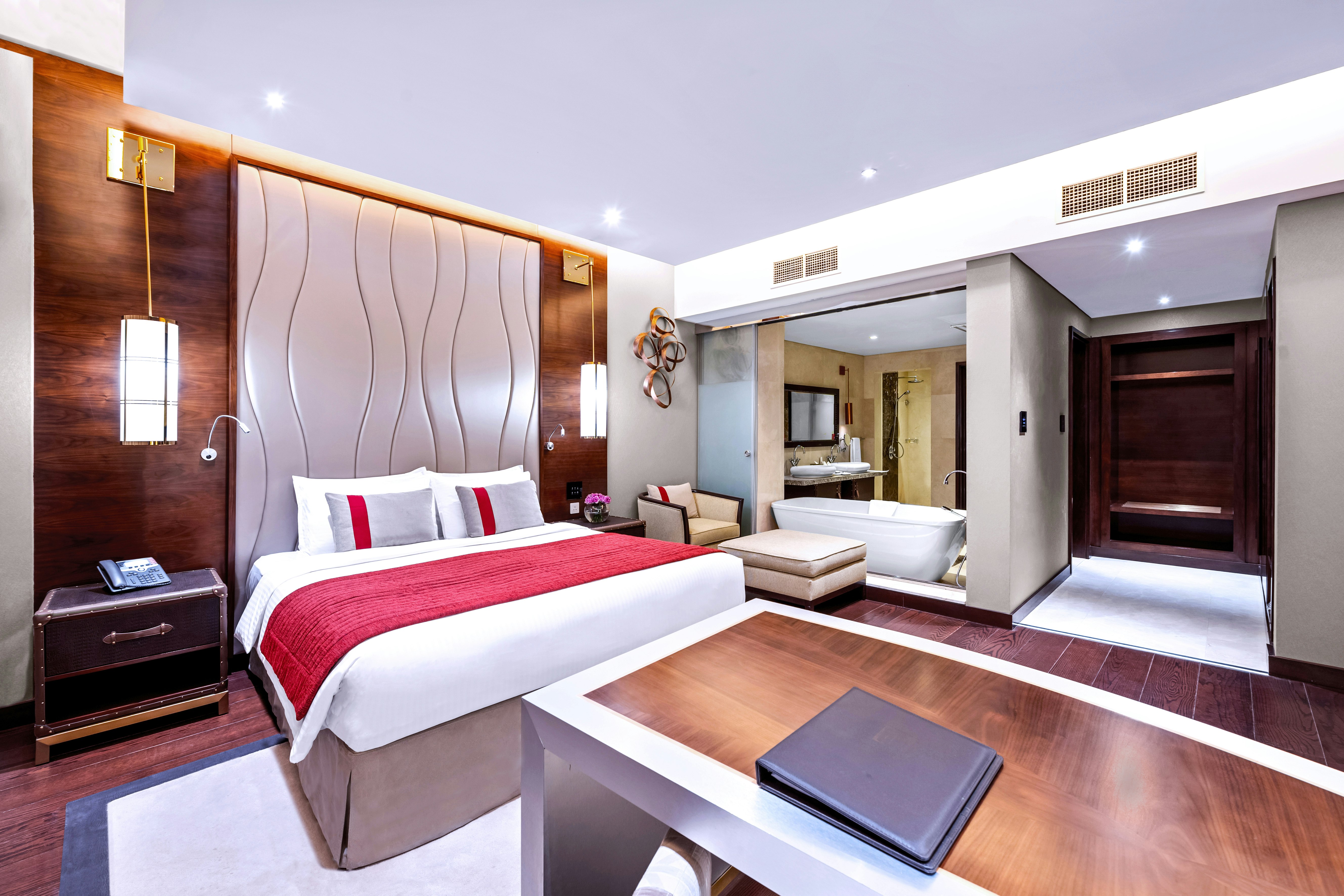 PREMIUM, SUITE, KING BED