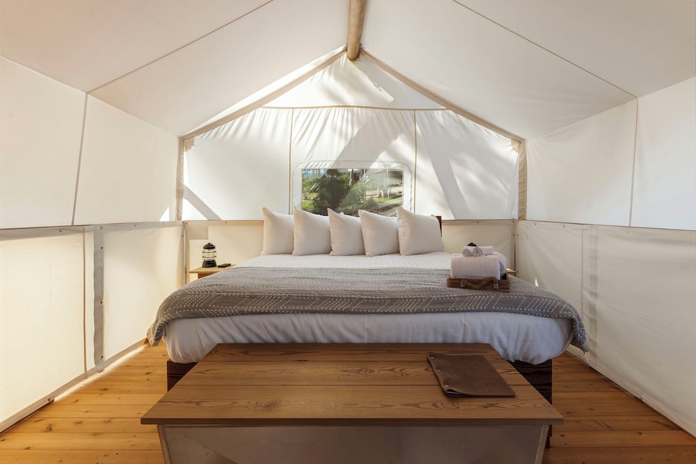 Tent, Suite, King Bed, Sofa