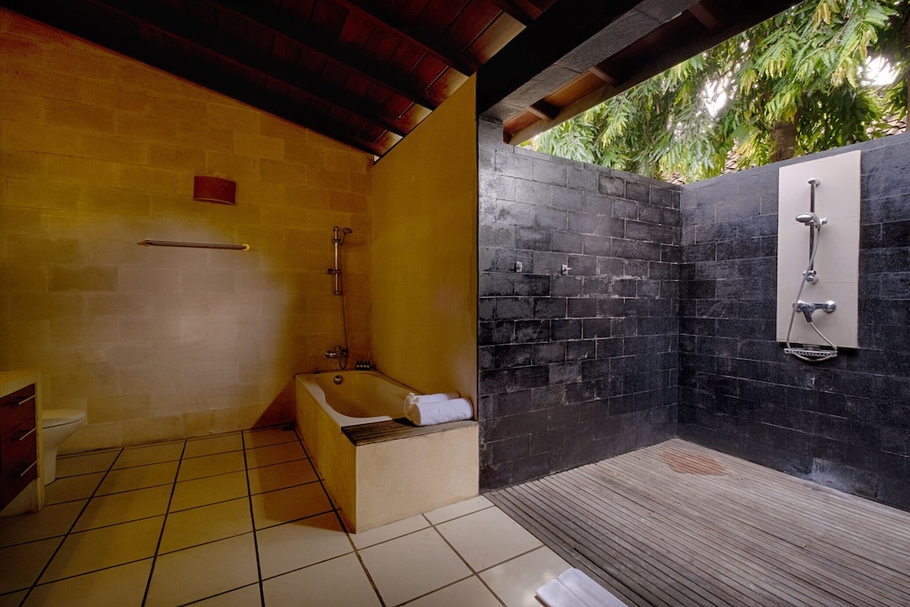 Kutus Kutus Ketewel Villa 22/34