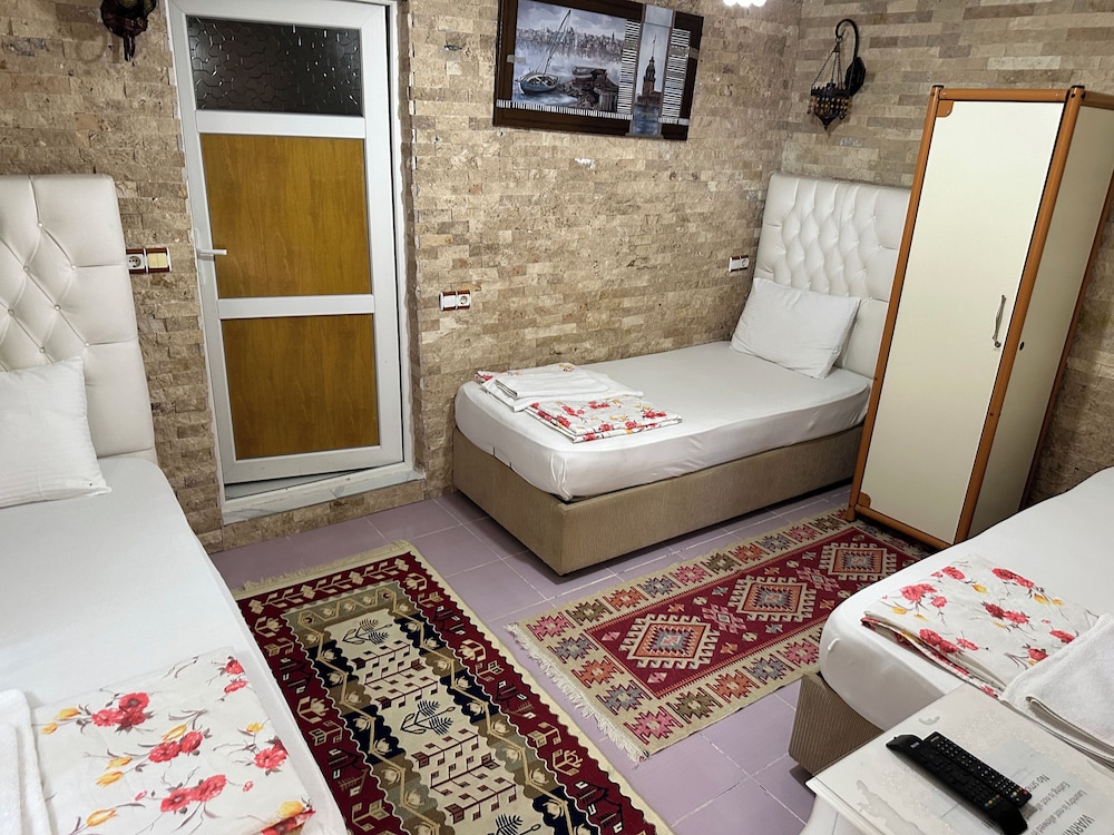 ROOM, TRIPLE