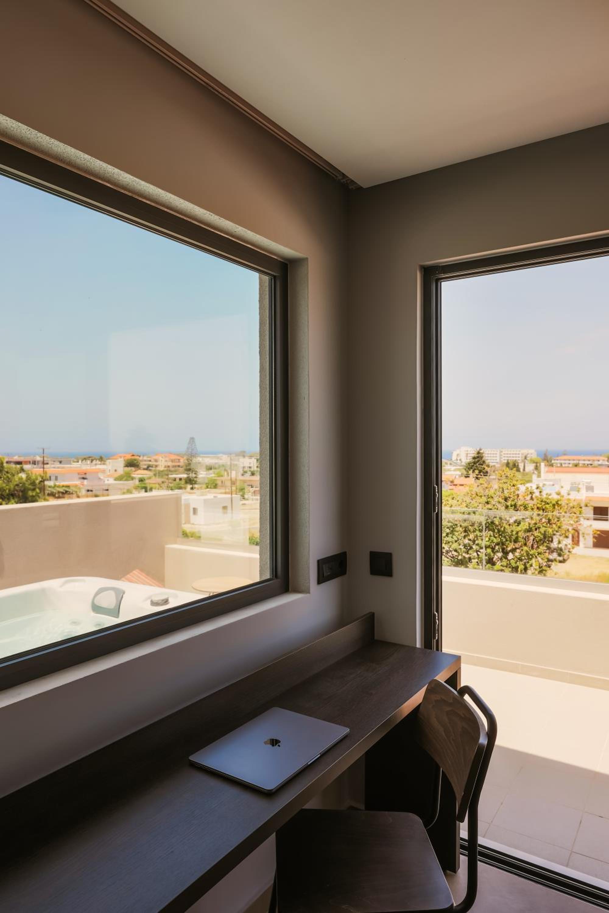 COOKS CLUB IALYSOS RHODES ADULTS ONLY 75/83