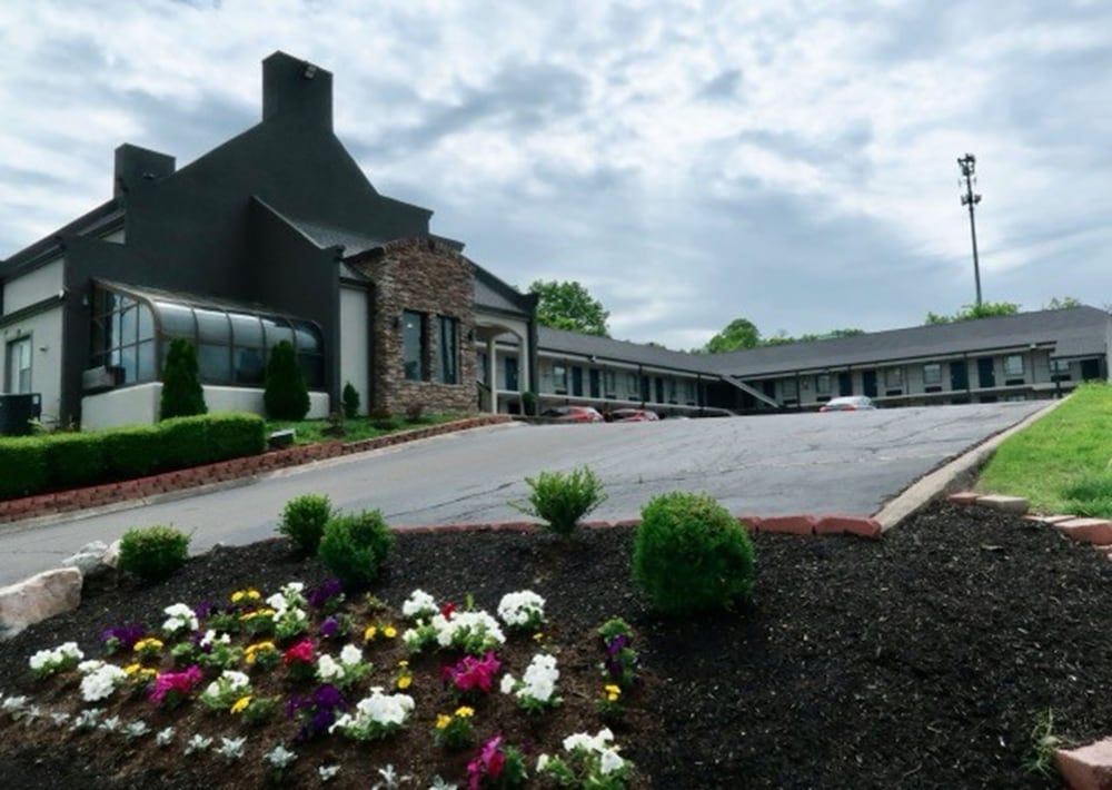 Antioch Quarters Inn and Suites 48/54