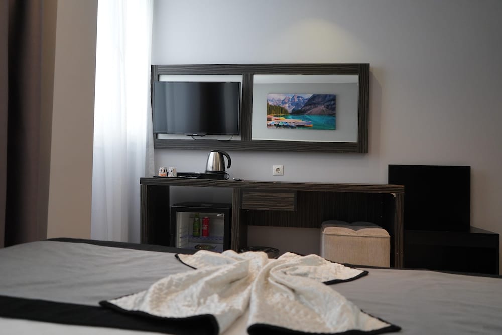 PASAPORT PIER HOTEL 23/79