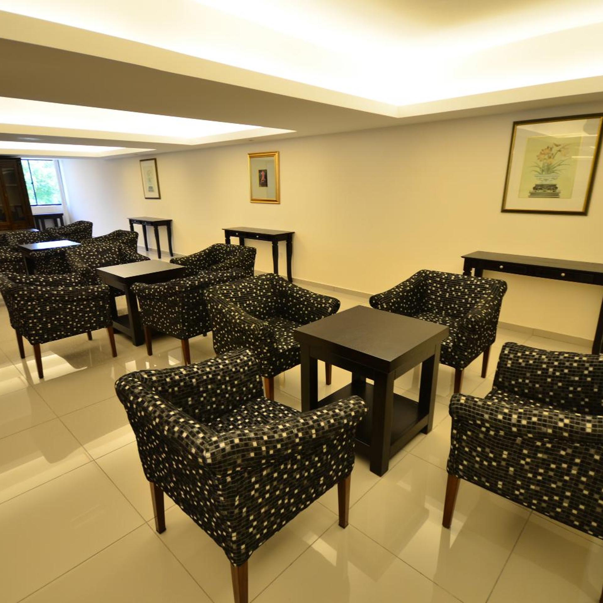 906 Riverside Hotel 37/51
