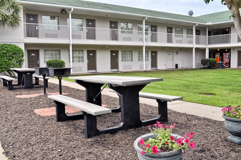 Studio 6 Extended Stay - Pascagoula, MS 34/42