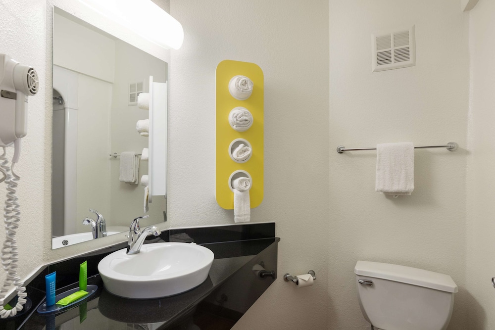 Motel6 Orlando, FL - International Dr 36/39