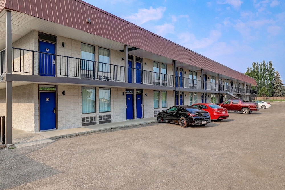 Motel6 Brooks, AB 35/43