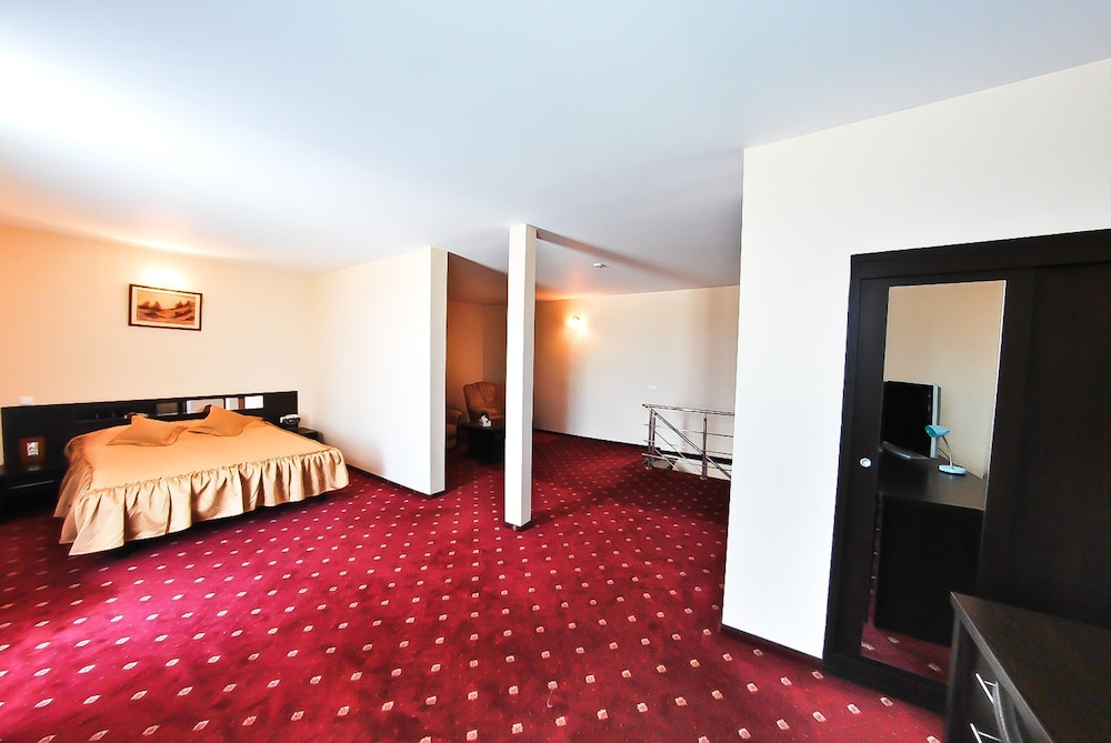 Magic Trivale Hotel 5/34