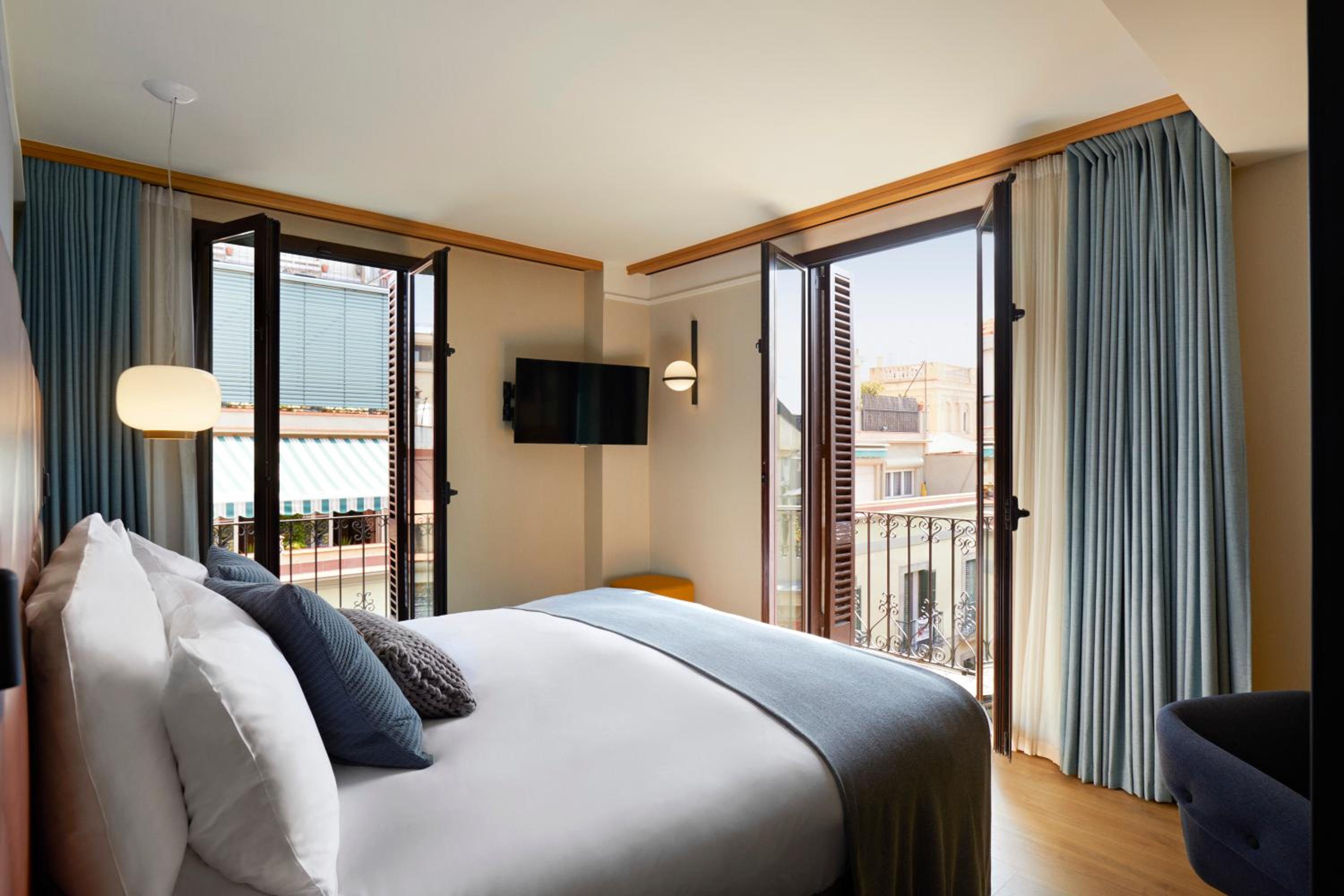 Family, King and Twin Beds