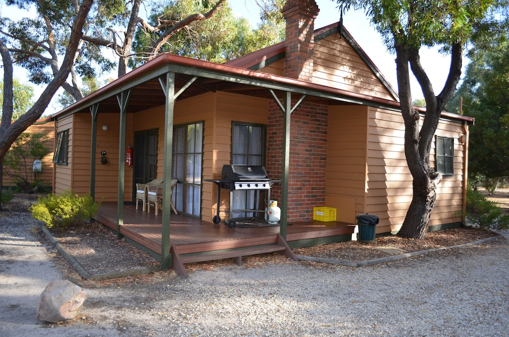 Mountain View Motor Inn & Lodges 1/36